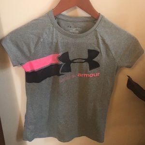 Youth Under Armor shortsleeved t-shirt